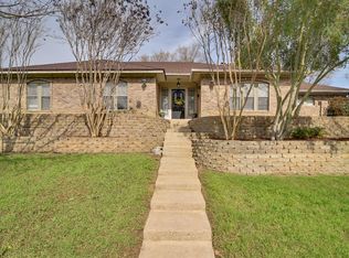3518 Racquet Club Dr, Grand Prairie, TX 75052
