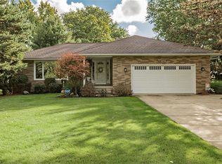 593 Lander Dr, Highland Heights, OH 44143