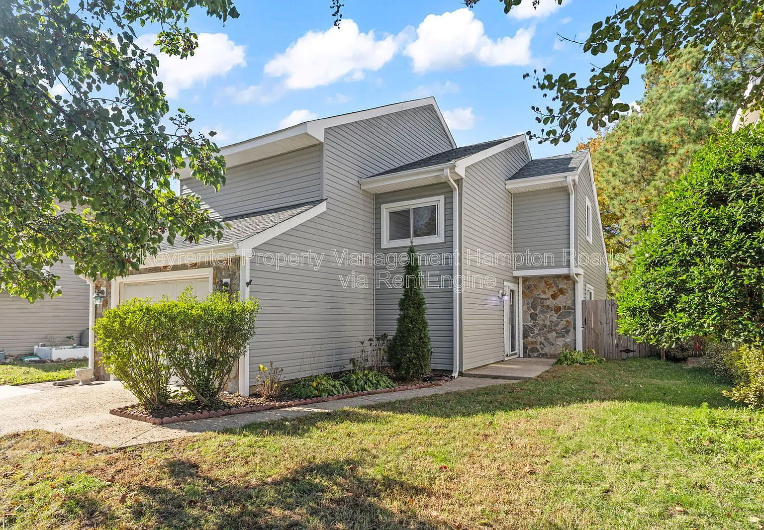 3 bed, 2.5 bath, 1800 sqft, $2,395 — Photo 2