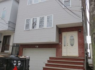 157 Chestnut St, Newark, NJ 07105
