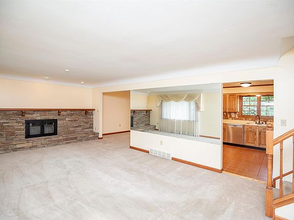3rd image of 1791 Robinway Dr