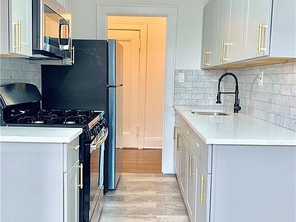 4th image of 10 Oakridge Pl APT 5C