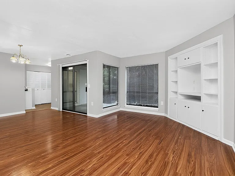 4804C Spring Lake Dr — Photo 2