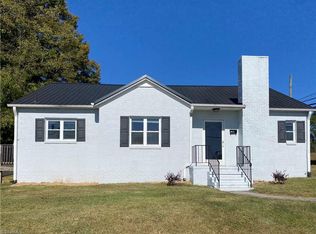 802 W Haymore St, Mount Airy, NC 27030