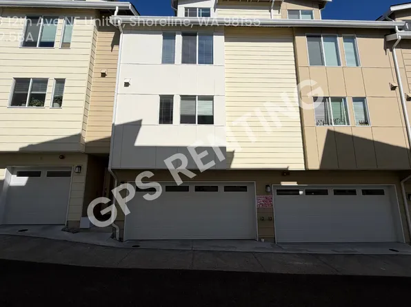 18016 12th Ave NE #D, Seattle, WA 98155