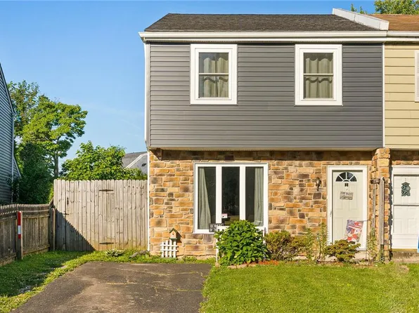 73 Dewsbury Ln, Quakertown, PA 18951