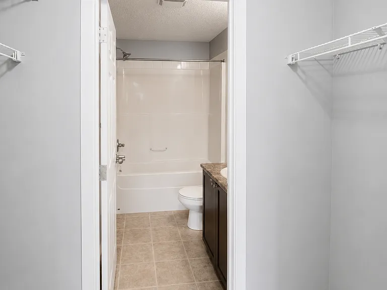 3353 16a Ave NW #211 — Photo 11
