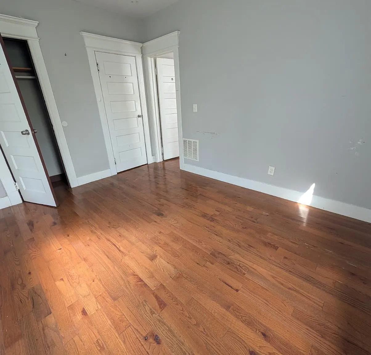 3 bed, $2,000 — Photo 4