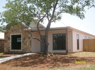 604 W Ollie, Llano, TX 78643