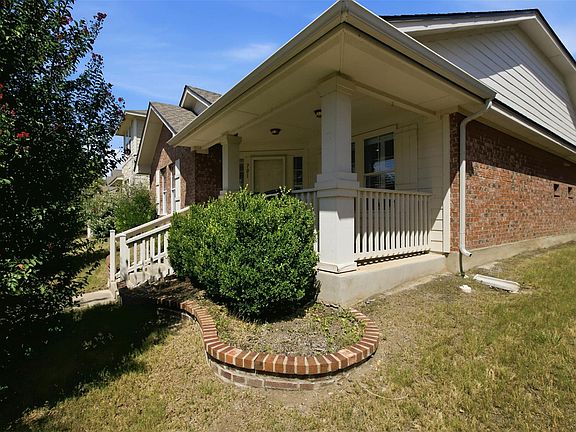 4th image of 701 Brazos Bend Dr