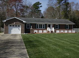15384 Rollingwood Dr, Carrollton, VA 23314