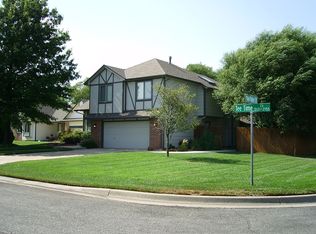 2155 N Tee Time Ct, Wichita, KS 67212