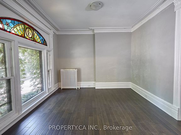 3rd image of 345 Gladstone Ave