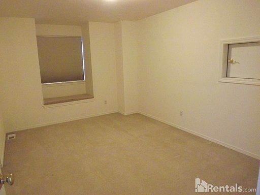 4th image of 5624 209th St E