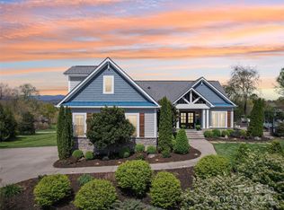 74 Ridgeview Hill Dr, Hendersonville, NC 28791