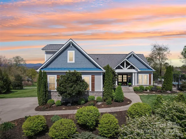 74 Ridgeview Hill Dr, Hendersonville, NC 28791