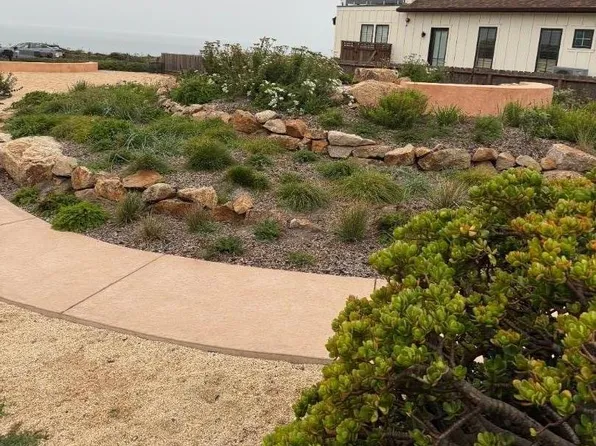 999 Ocean Blvd, Moss Beach, CA 94038