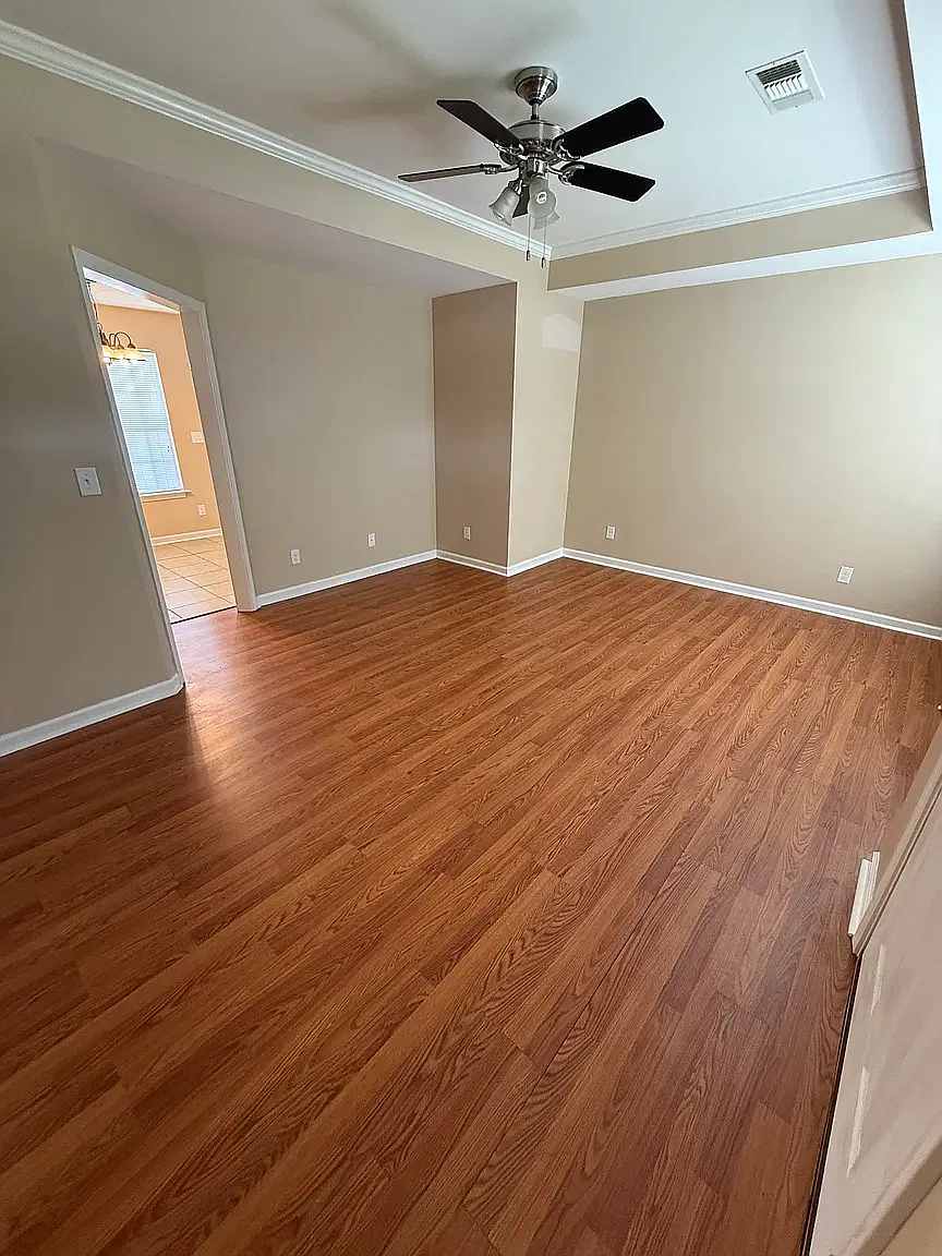 3 bed, 1172 sqft, $1,300 — Photo 2