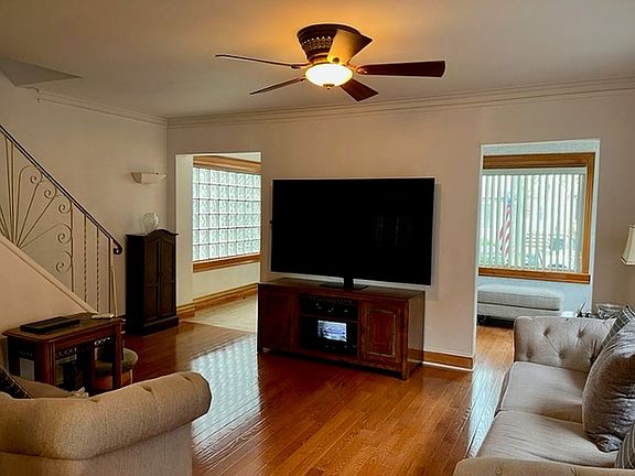 2nd image of 2168 Kimball St