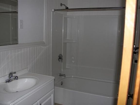 5th image of 602 W Bair St
