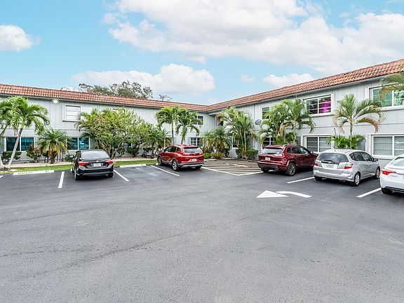 3rd image of 639 W Oakland Park Boulevard #205d
