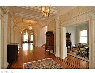 5th image of 544 Pembroke Ave