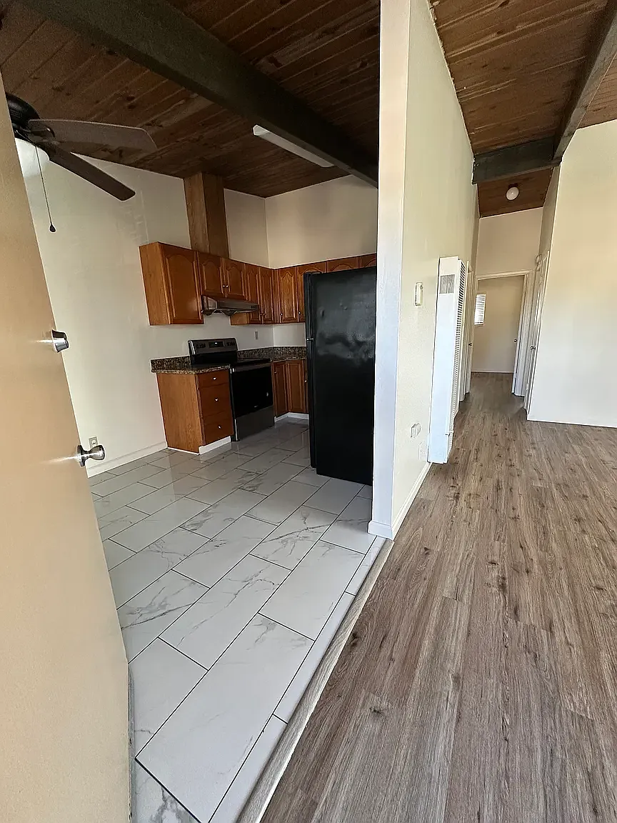 2 bed, 800 sqft, $2,200 — Photo 4