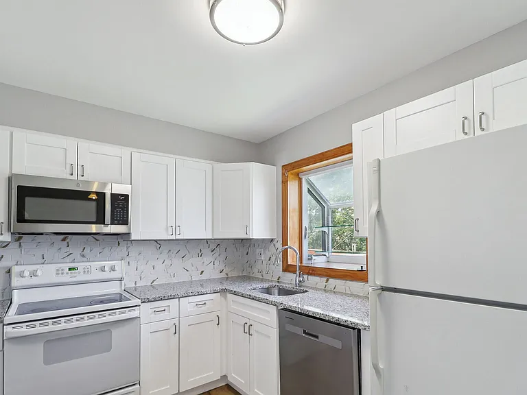 5448 Princess Dr — Photo 8