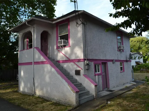 2857 Shelbourne St, Victoria, BC V8R 4M5