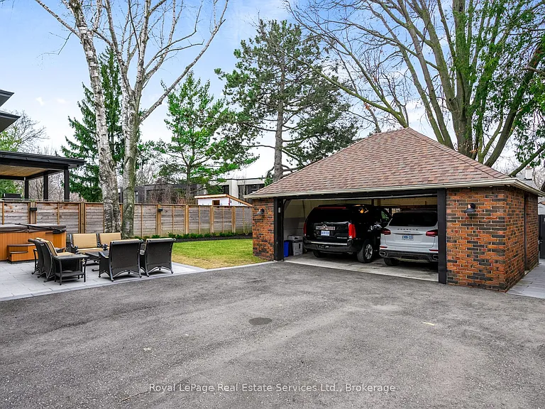28 Thompson Ave — Photo 42
