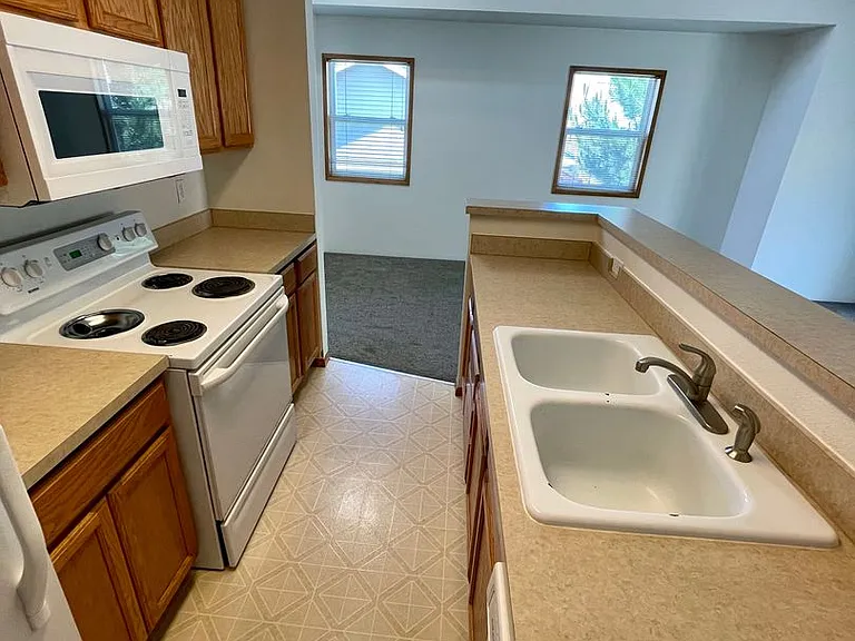 5631 N Hills Dr — Photo 11