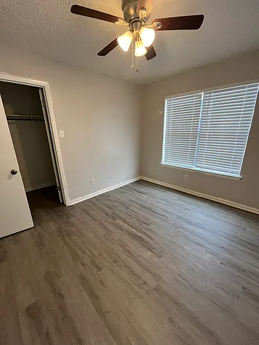 327 Sunrise Ave Photo 1