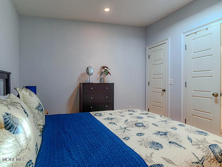 94 Clark Ave — Photo 16