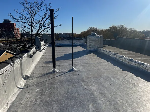 382 Avenue P image 7 of 19