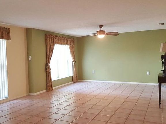 3rd image of 6719 Fountain Ave