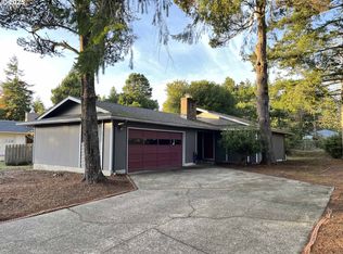 2215 24th St, Florence, OR 97439