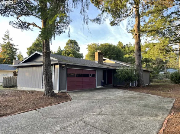 2215 24th St, Florence, OR 97439