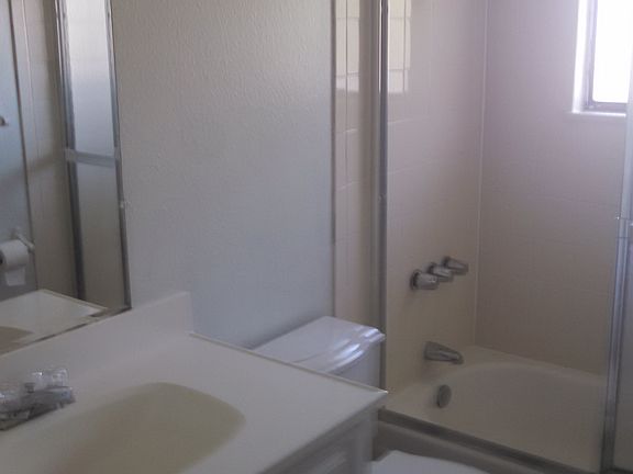 5th image of 670 Voiles Pl