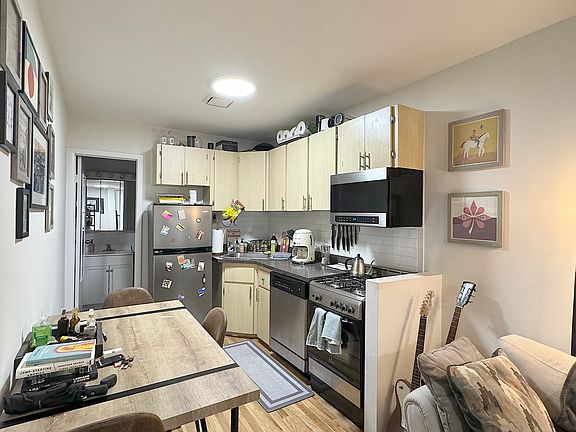 2nd image of 259 W 19th St APT 2NW