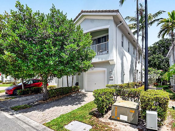 2nd image of 3271 Laurel Ridge Cir