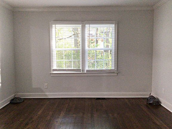 3rd image of 1390 Roswell St SE
