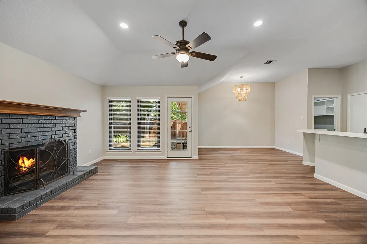 Living/Dining Area/Breakfast Bar/Gas Fireplace. - Hearthside Ln