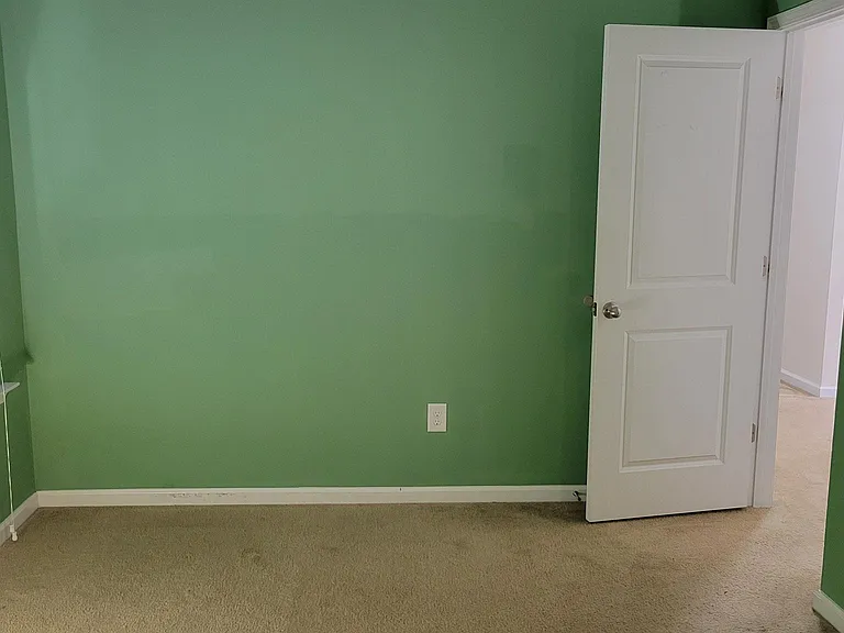 Bedroom2 (Upstairs)
(picture is outdated, recently painted with neutral color)