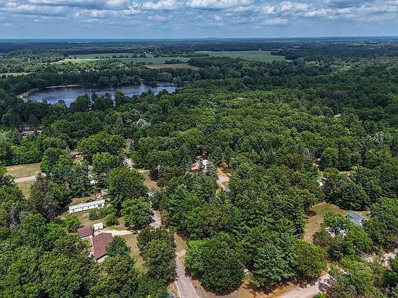 5th image of 1590 Lake Dr