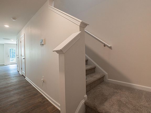 3rd image of 224 Wall St
