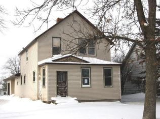 323 2nd St SE, Hillsboro, ND 58045