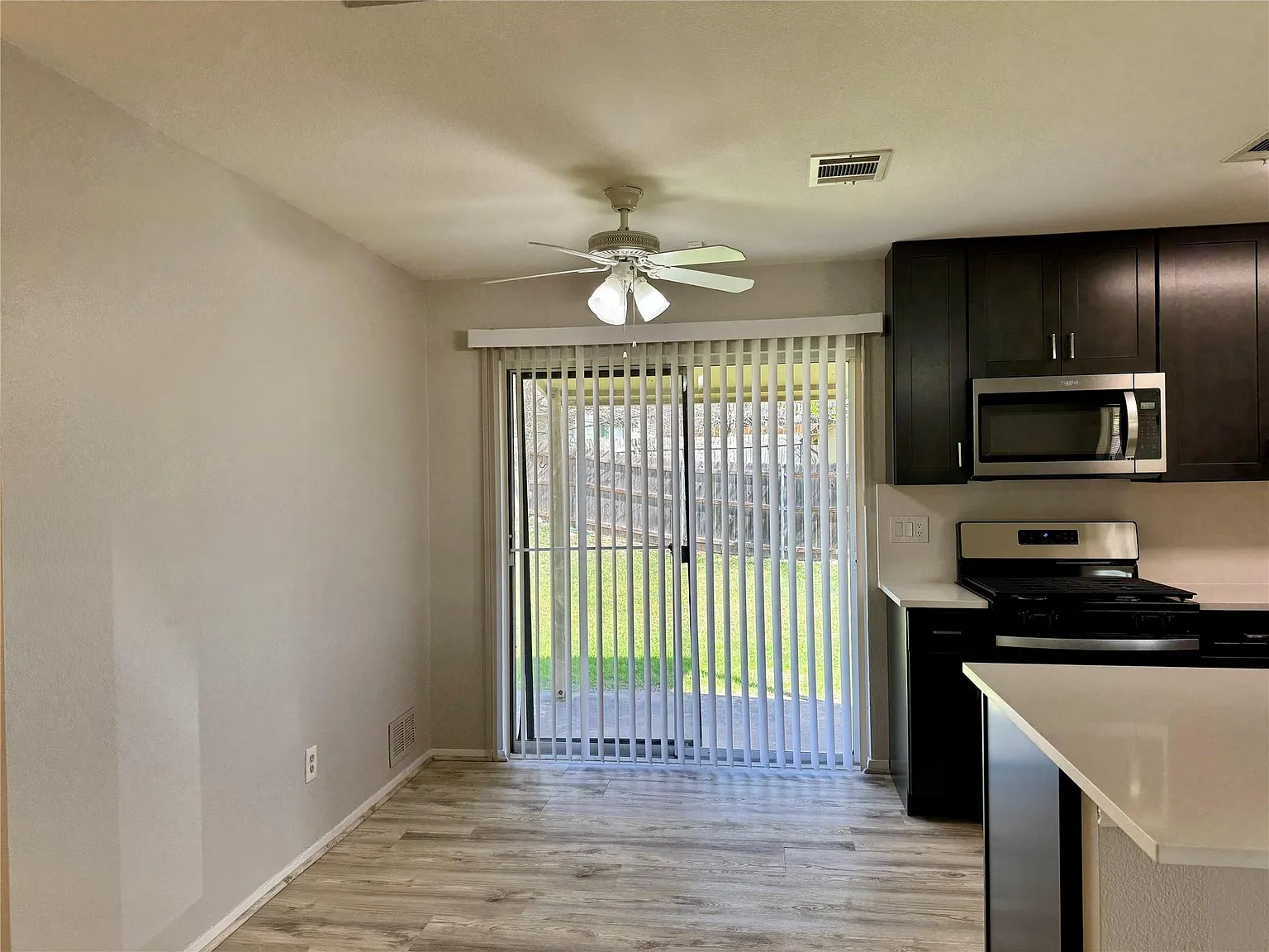 2 bed, 2.0 bath, 920 sqft, $1,750 — Photo 4