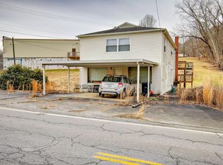 111 Independence Ave, Mt Carmel, TN 37645