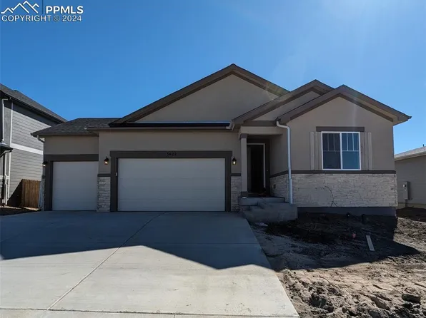 3422 Bella Luna Dr, Pueblo, CO 81001