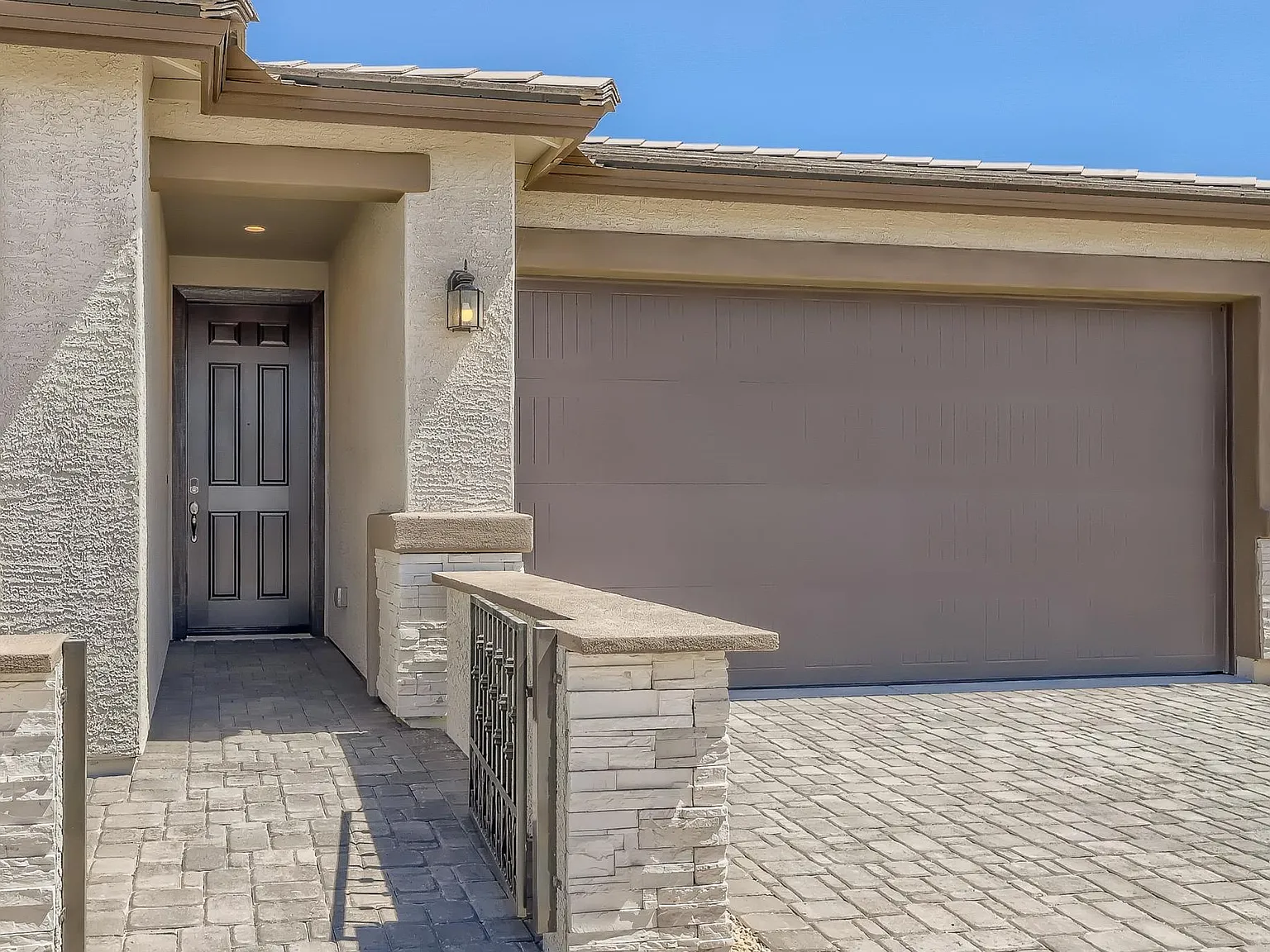 4 bed, 1840 sqft, $2,400 — Photo 3